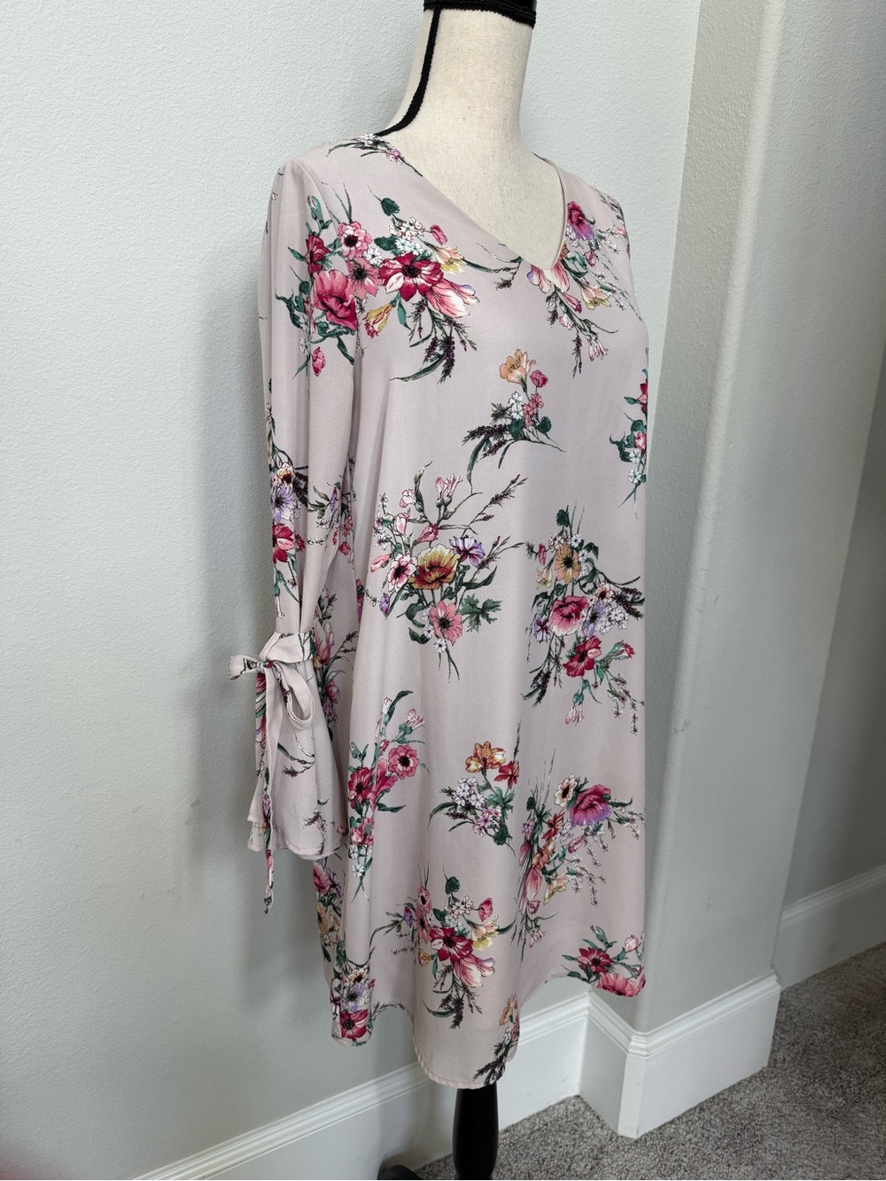 She + Sky Floral Tie-Sleeve V-Neck Blush Pink Dress
